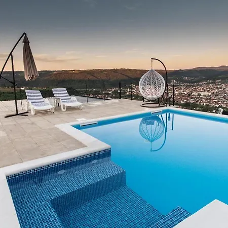 Villa Hills *